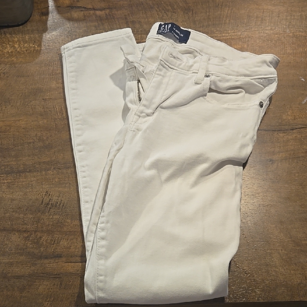 GAP Cream Skinny Jeans Comfortable and Stylish